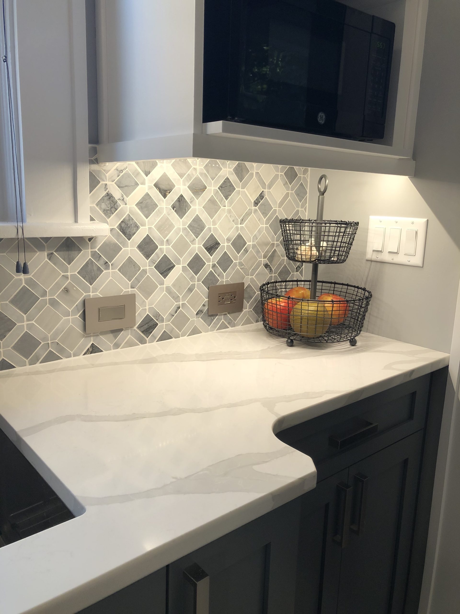  |  Gray and White Kitchen Countertops