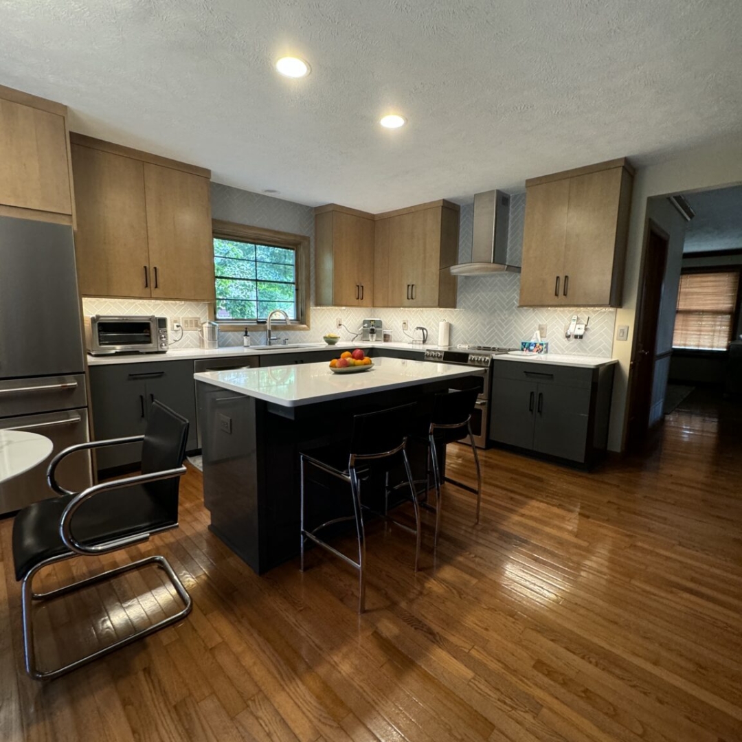 Modern kitchen idea, kitchen island inspiration, open concept design, two-tone cabinetry, functional kitchen idea