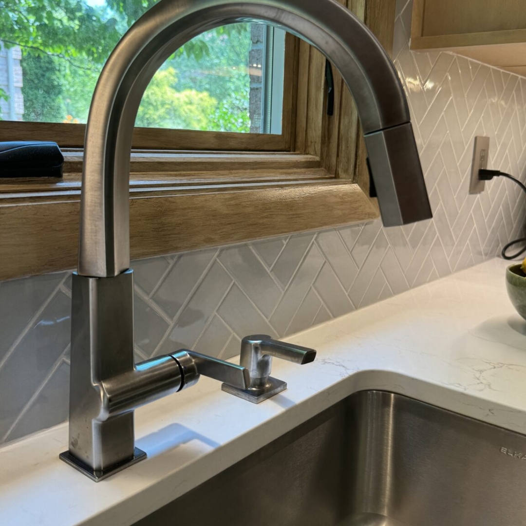 Modern kitchen faucet idea, kitchen sink inspiration, elegant sink design, functional design