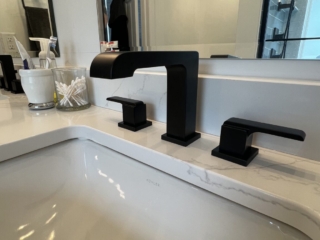 Black faucet design, modern sink details, sink inspiration, marble countertop idea